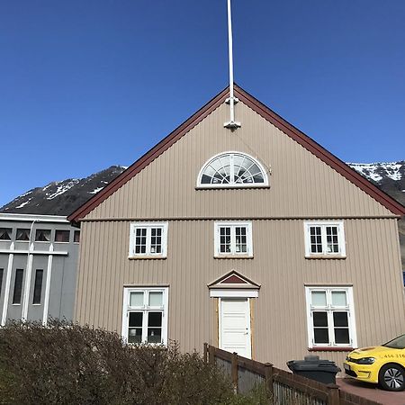 Tangs Apartamento Ísafjörður Exterior foto